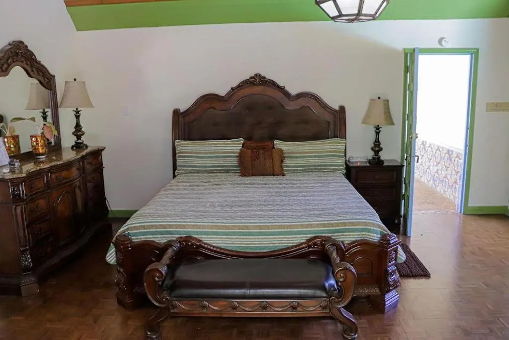 Seven Palms Villa Runaway Bay Accommodatie bij particulieren